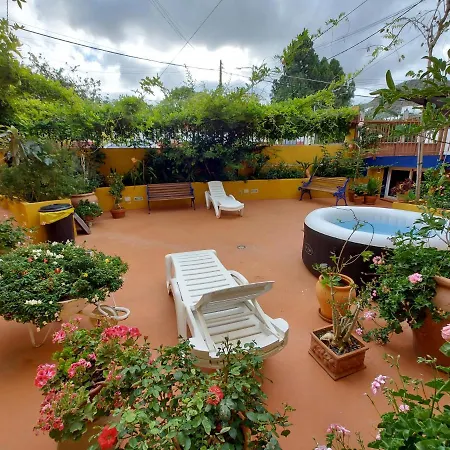 Сasa de vacaciones Casa Maestro Lelo – Acogedora Canaria Con Patios Y Jardines De Flores *